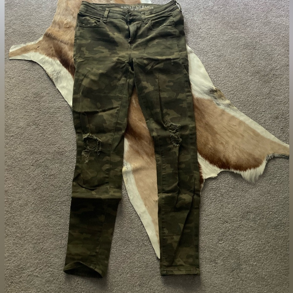 Camouflage distressed super stretchy cotton jeggings Size~4. Also size~6 NWOT